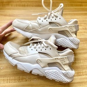 Nike Huarache, Size 6